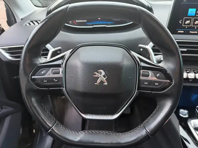 Peugeot 5008 view 11