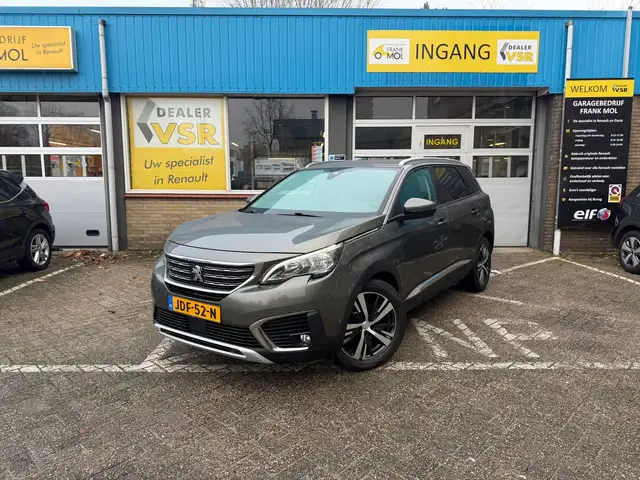2017 Peugeot 5008 in Grey for sale