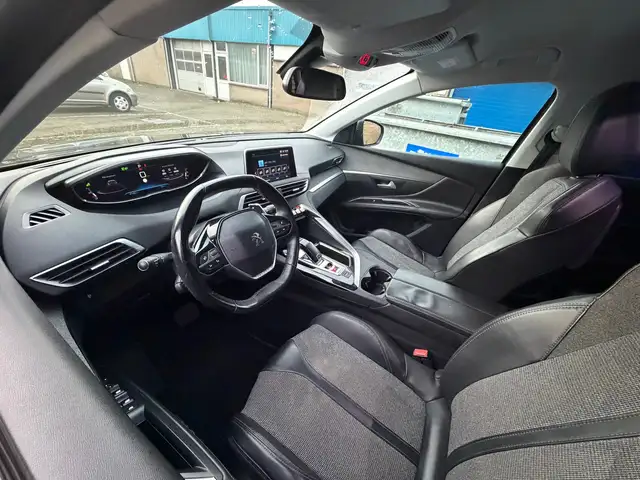 Peugeot 5008 view 9