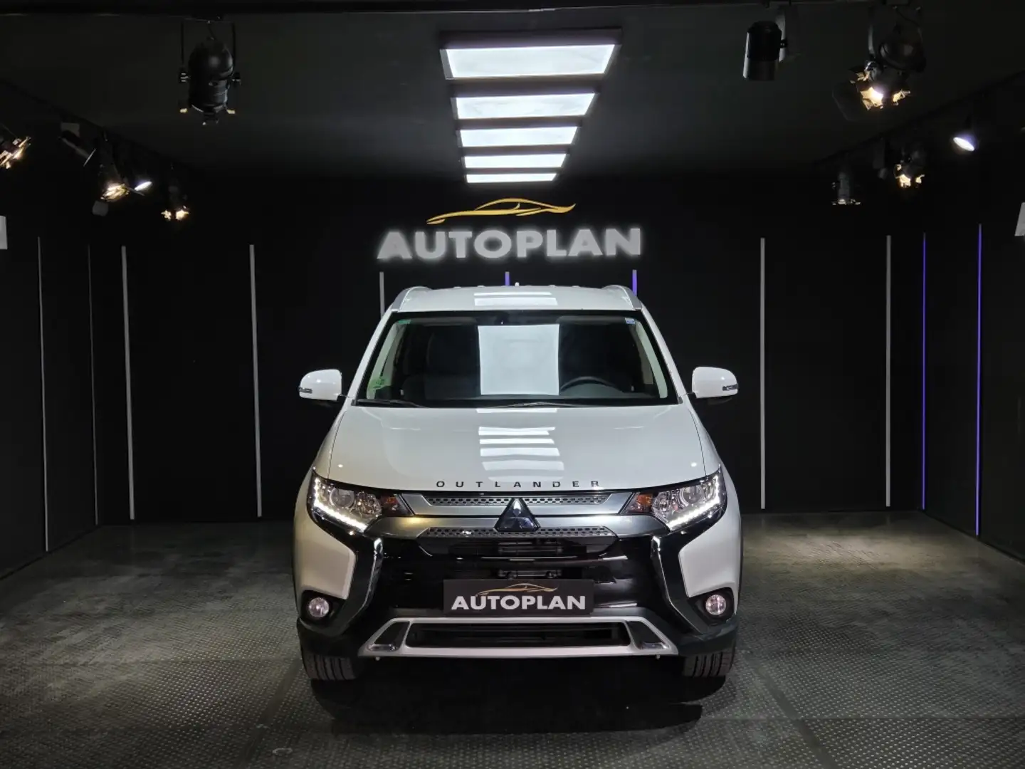 Mitsubishi Outlander 200 MPI Motion 2WD 5pl. CVT Blanc - 2