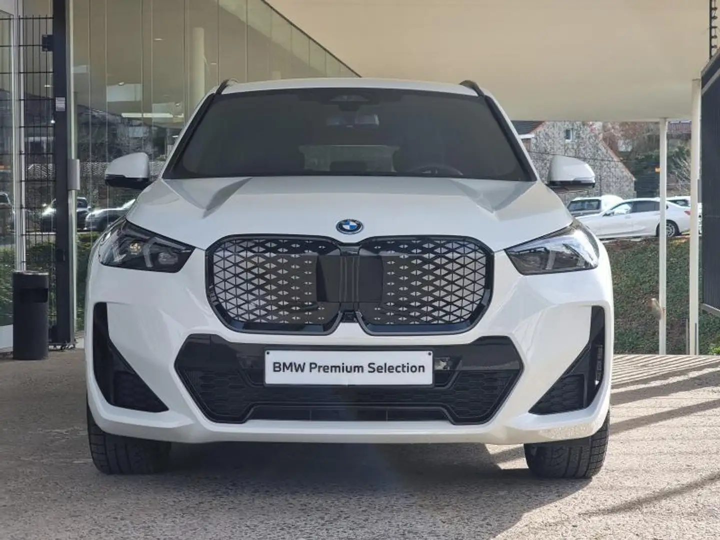 BMW iX1 sDrive 20 M Sport Blanc - 2
