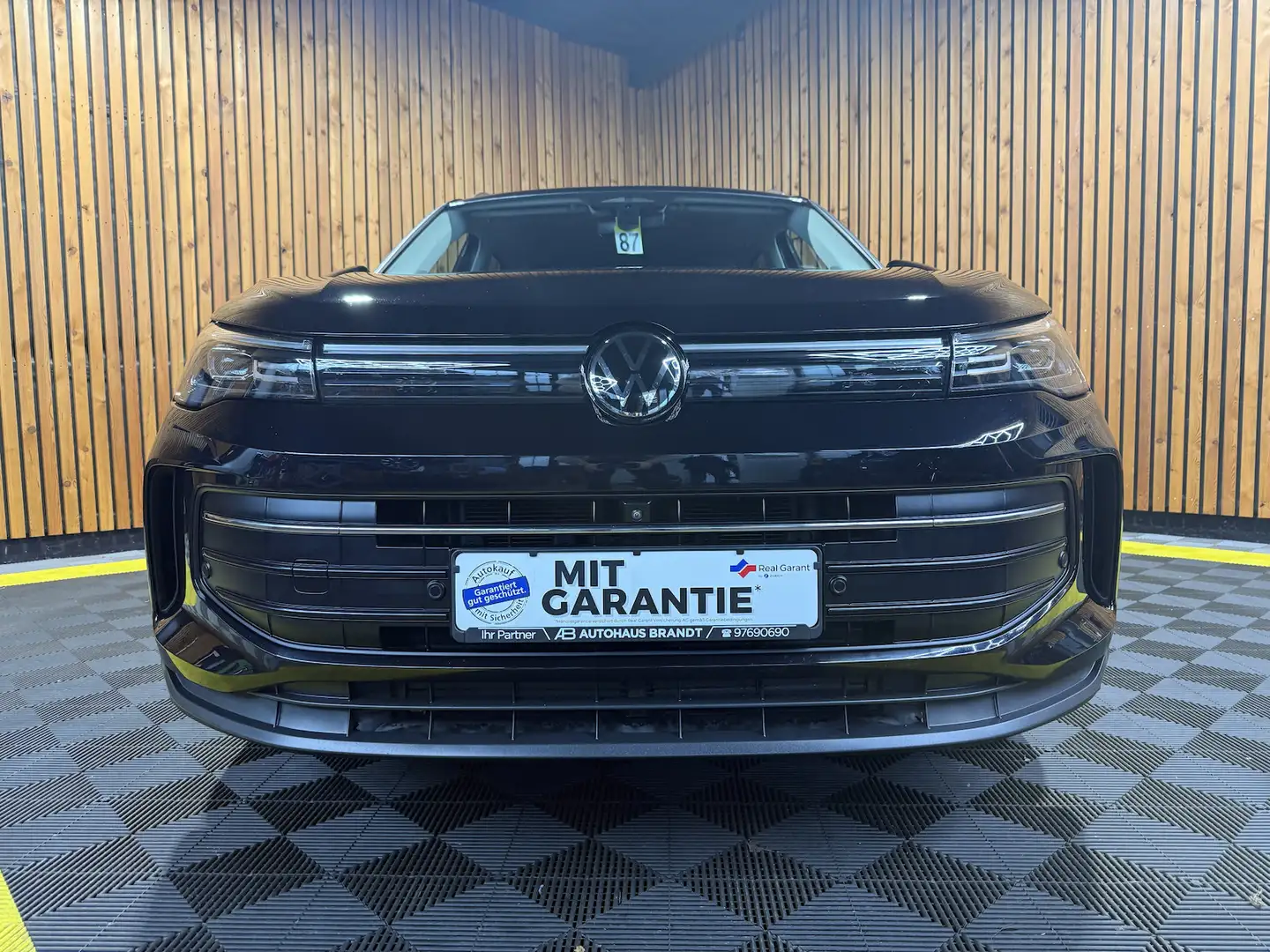 Volkswagen Tiguan 2,0 TDI DSG n.Modell *Navi*Kam*LED*AHK* Noir - 2