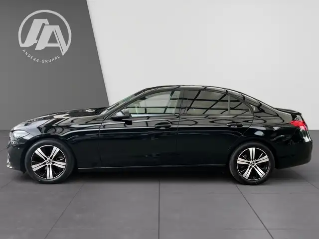Mercedes-Benz C-Class view 4