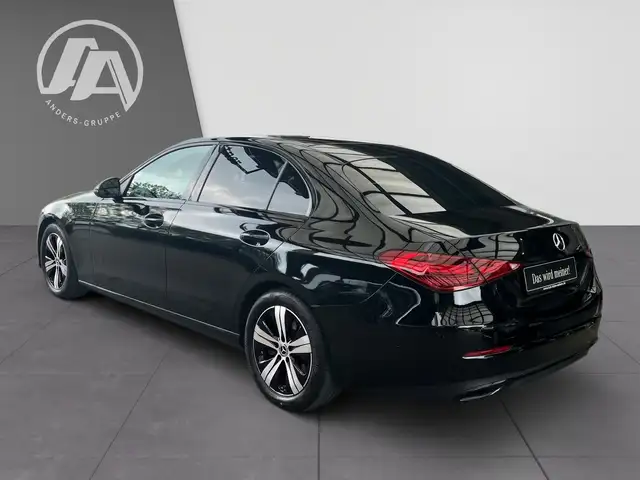 Mercedes-Benz C-Class view 3