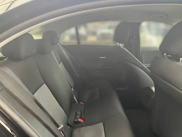 Mercedes-Benz C-Class view 11