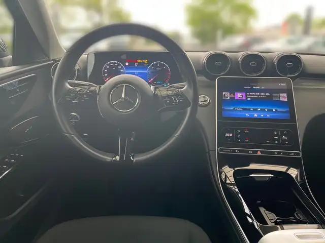 Mercedes-Benz C-Class view 9