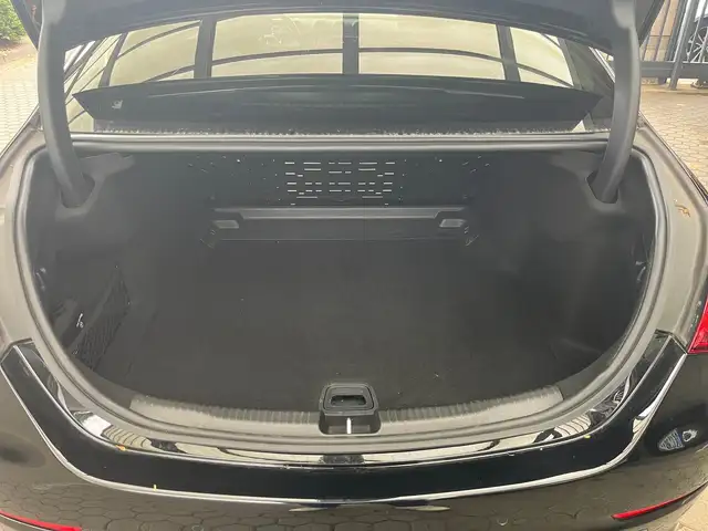 Mercedes-Benz C-Class view 7