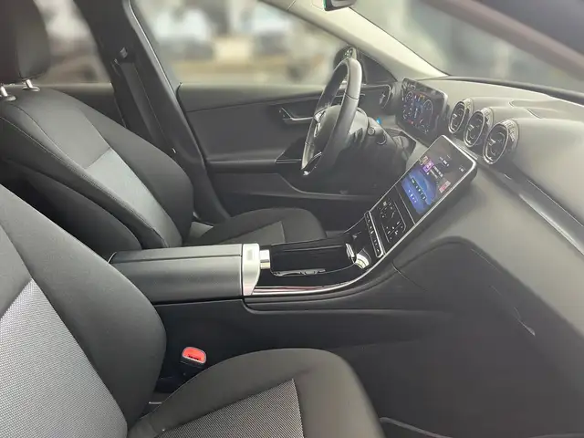 Mercedes-Benz C-Class view 10