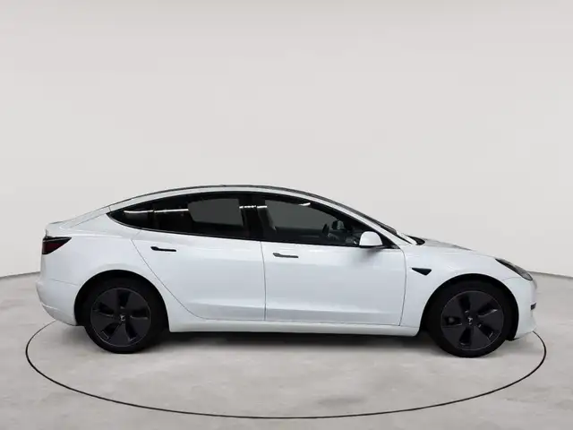 Tesla Model 3 view 3