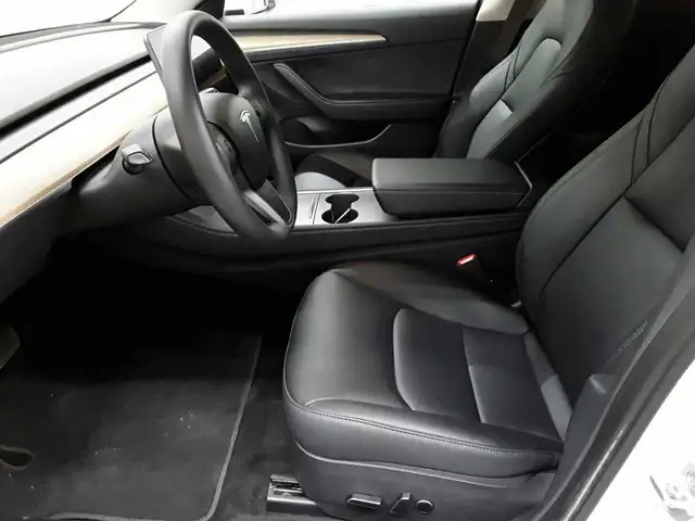 Tesla Model 3 view 7