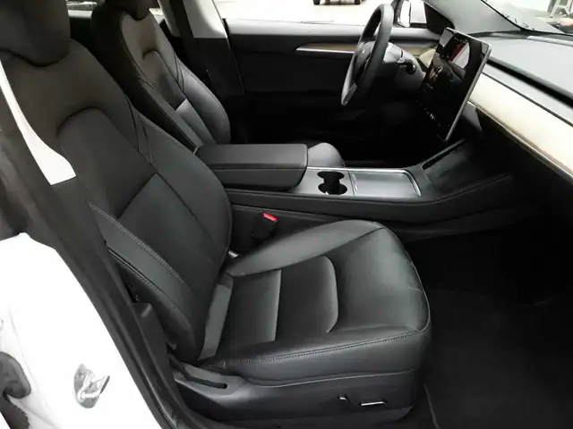 Tesla Model 3 view 8