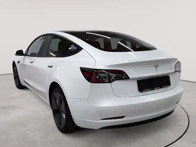Tesla Model 3 view 5