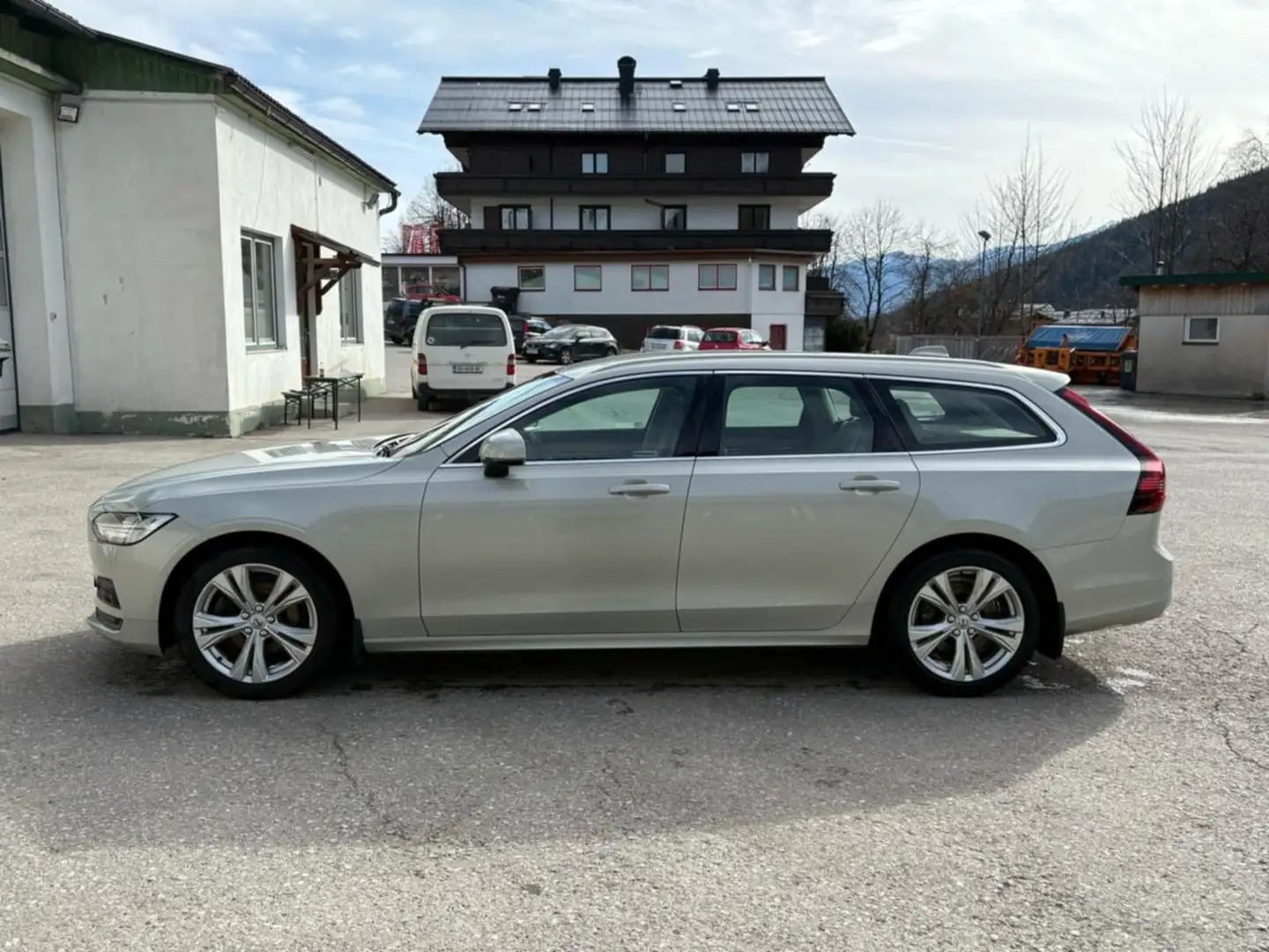 Volvo V90 B5 AWD R Design Geartronic Beige - 2