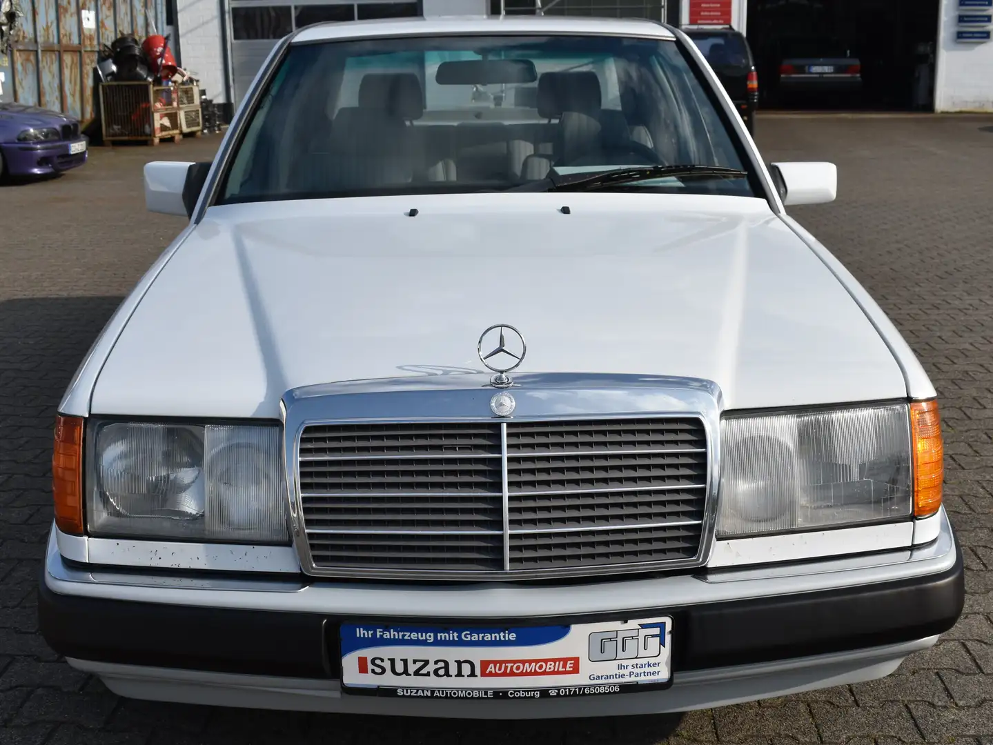 Mercedes-Benz E 280 *AUTOMATIK*STANDHEIZUNG*KLIMA*PDC* Bílá - 2