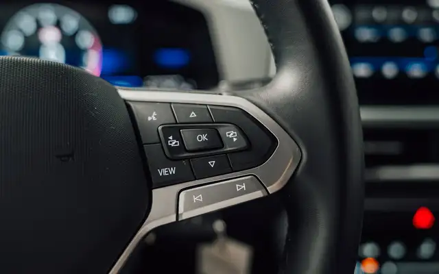 Volkswagen T-Roc view 14