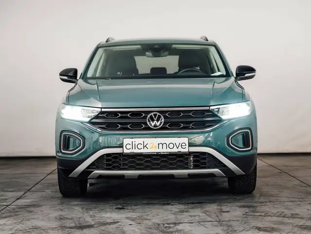Volkswagen T-Roc view 3