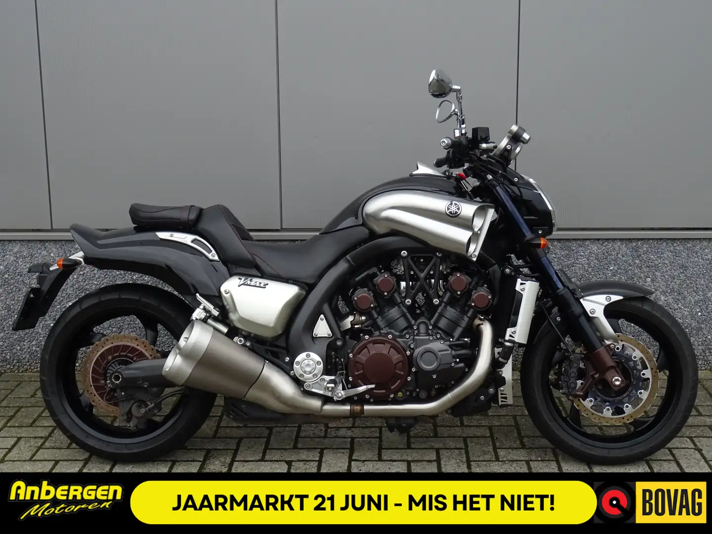 Yamaha Vmax 1700 Negro - 1