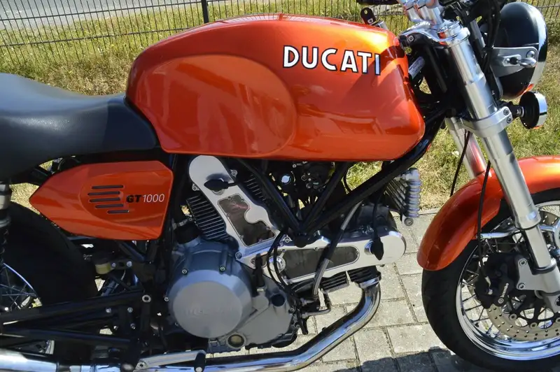 Ducati 1000 GT - foto 8