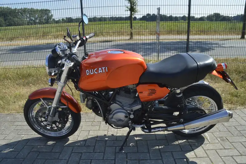Ducati 1000 GT - foto 3