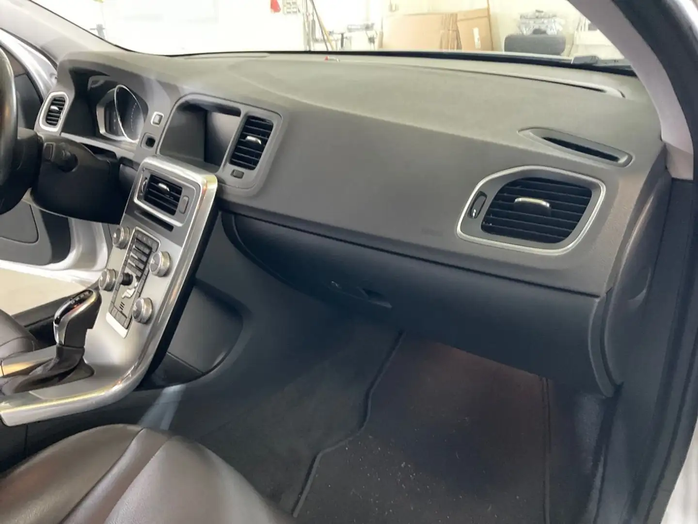Volvo S60 S60+T3+Geartronic+Summum Šedá - 2