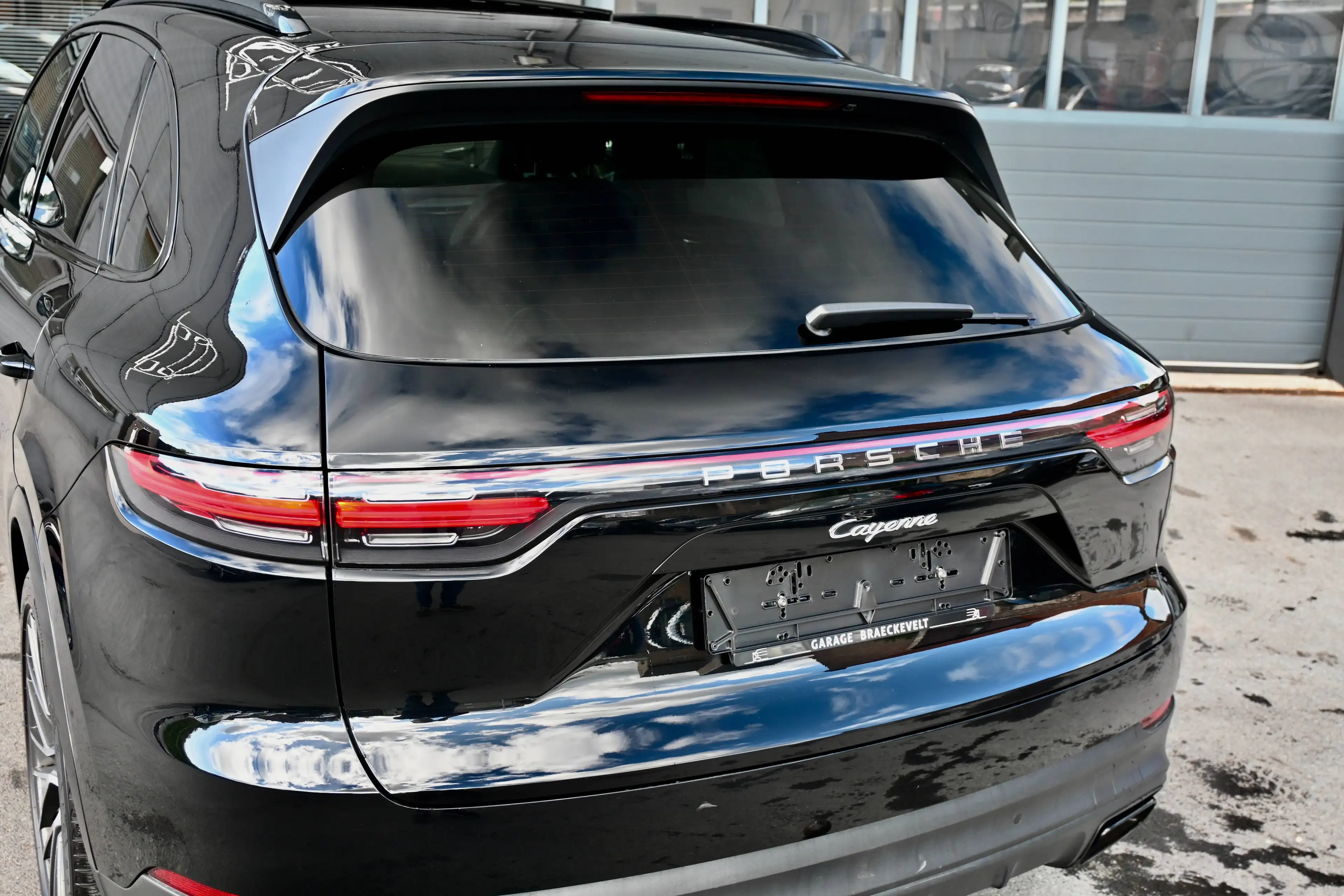 Porsche Cayenne 3.0 - Lichte vracht - Panodak - Luchtvering - 21" - Trekhaak - BTW — photo 9