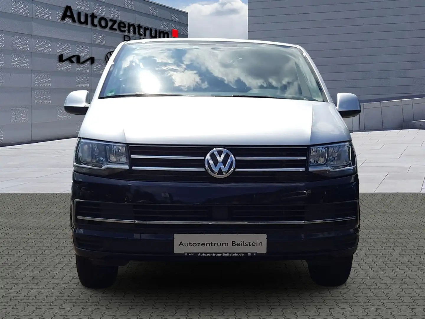 Volkswagen T6 Caravelle 2,0 TDI Comfortline Silber - 2