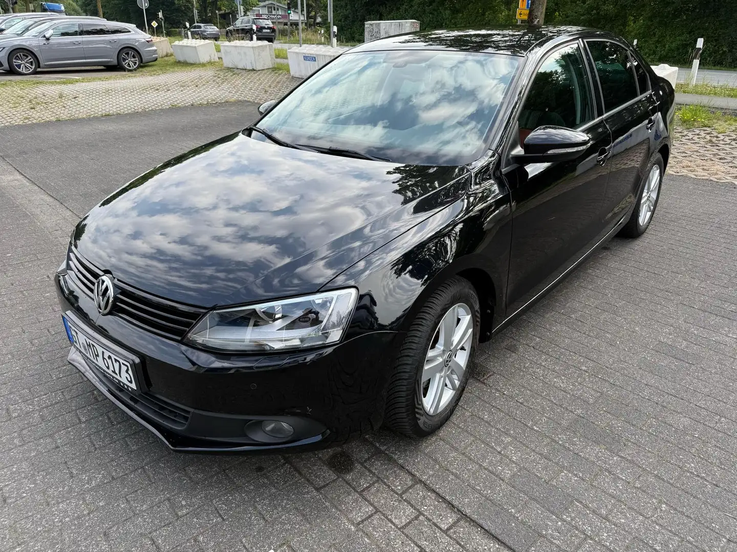 Volkswagen Jetta 1.6 TDI Match - 2