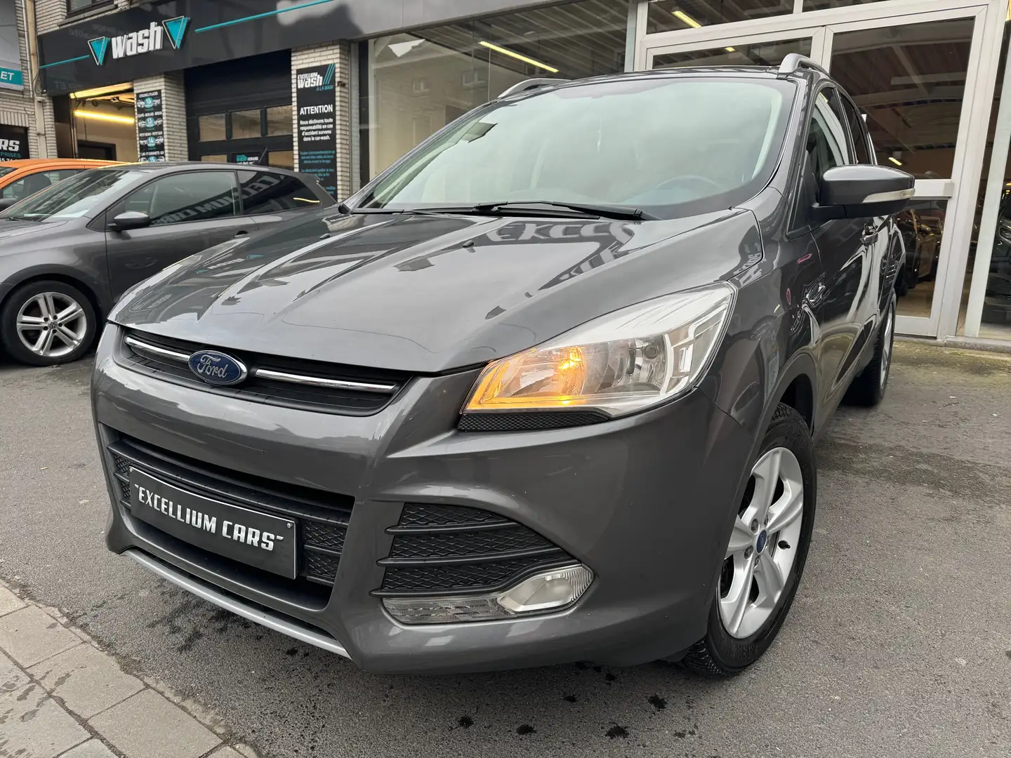 Ford Kuga 2.0 TDCi ECO 2WD Airco Jante Carnet a Jour Ct ok Grijs - 1