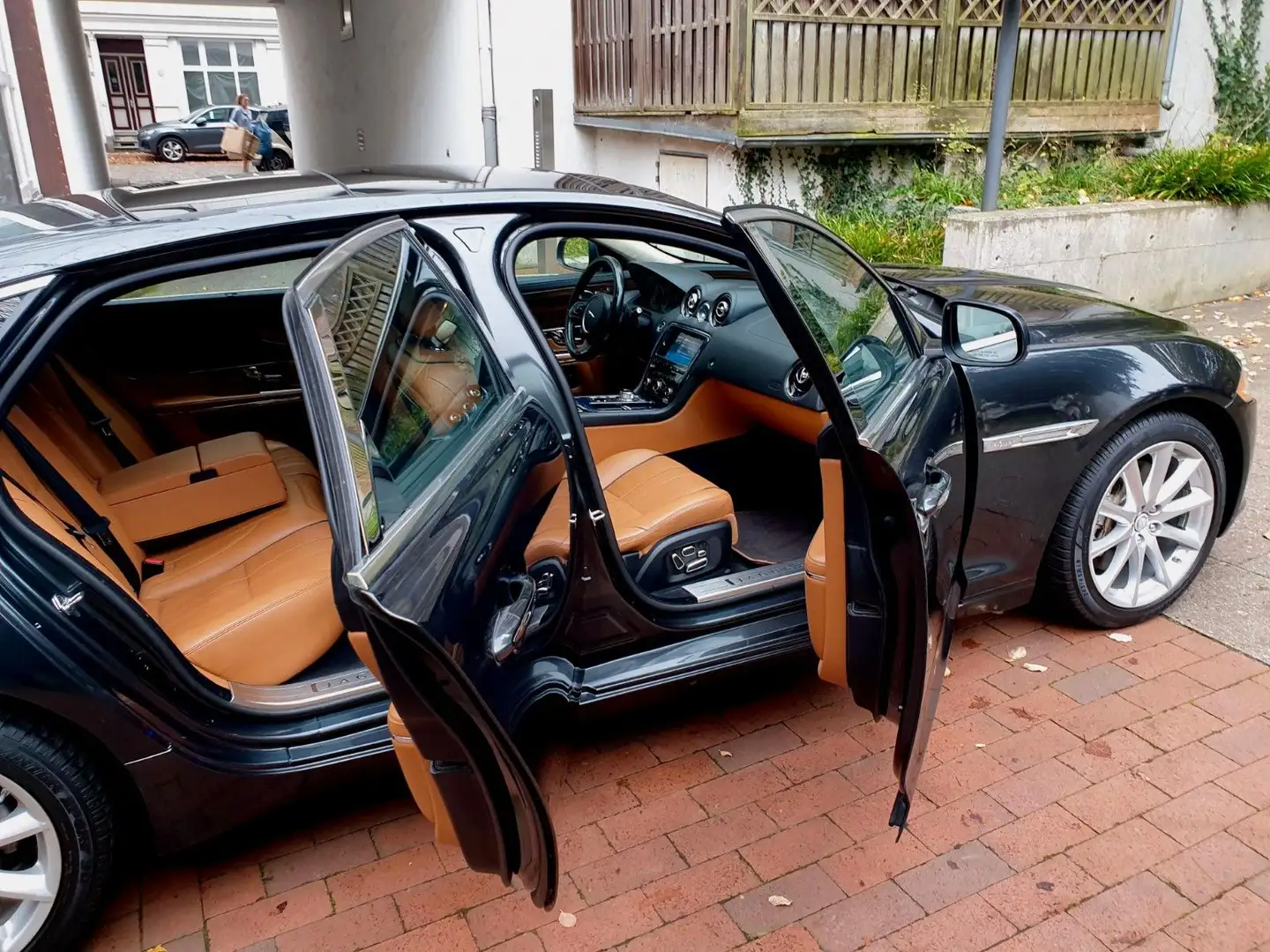 Jaguar XJ L Limousine lang*PremiumLuxury Portofolio 2011 Negro - 1