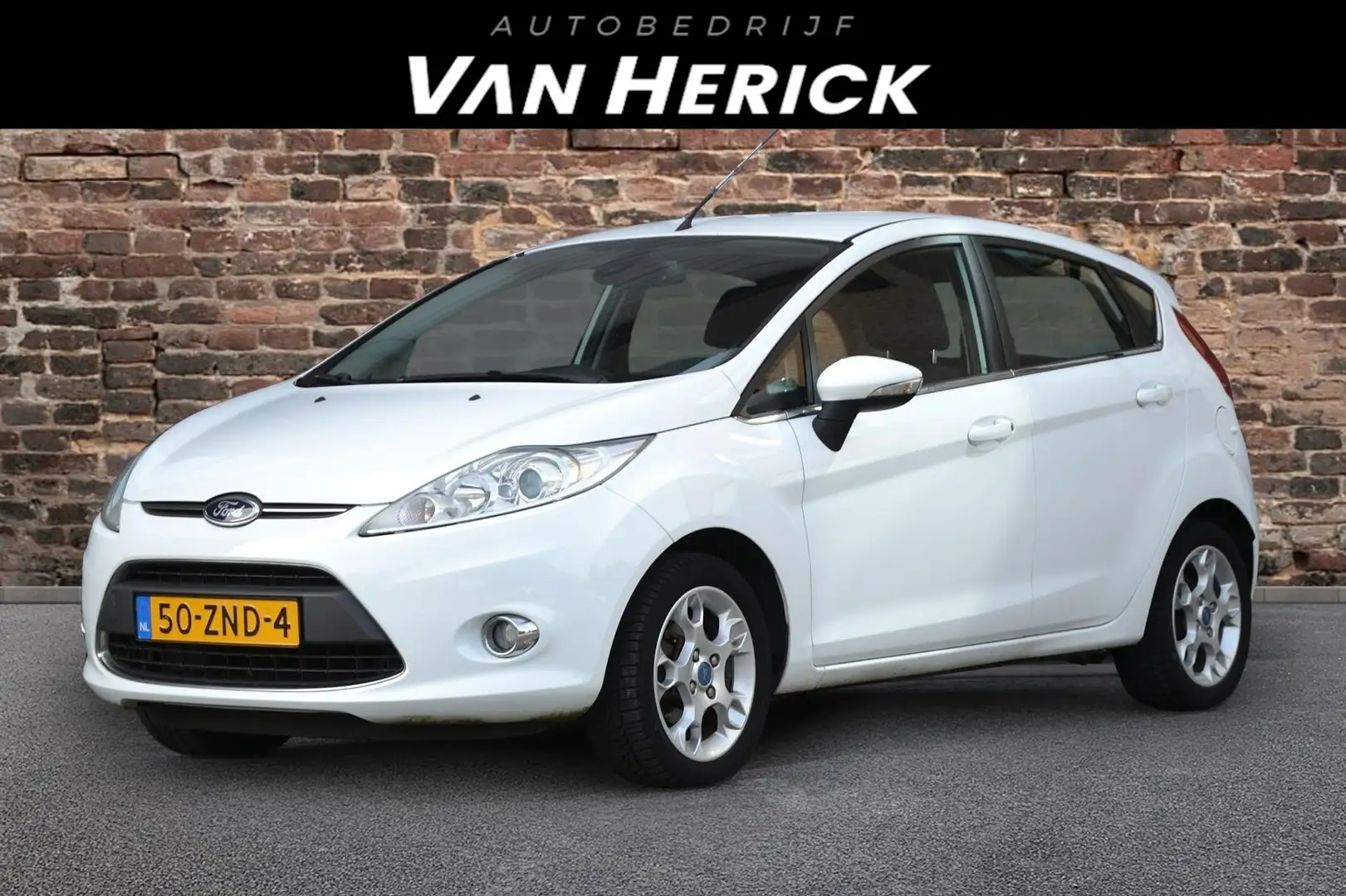 Ford Fiesta 1.25 Titanium 5-deurs | Cruise | Clima Wit - 1