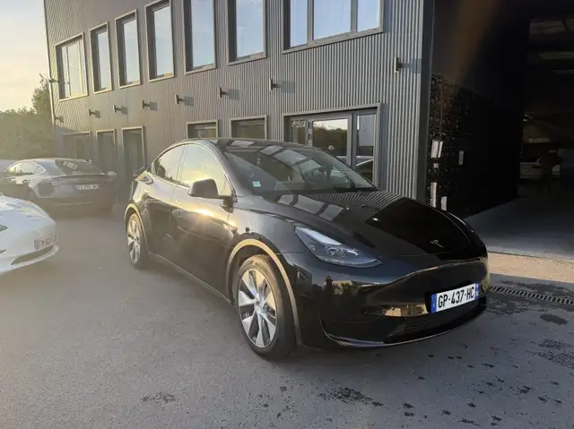 Tesla Model Y STANDARD RWD