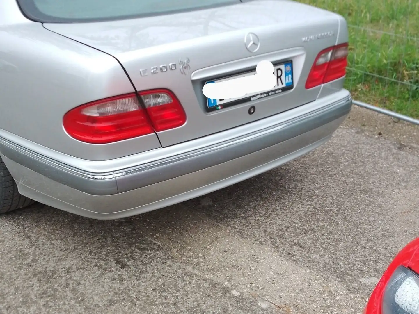 Mercedes-Benz E 200 k Elegance Stříbrná - 1