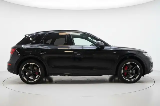 Audi SQ5 view 3