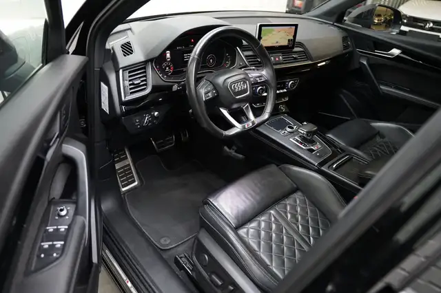 Audi SQ5 view 12