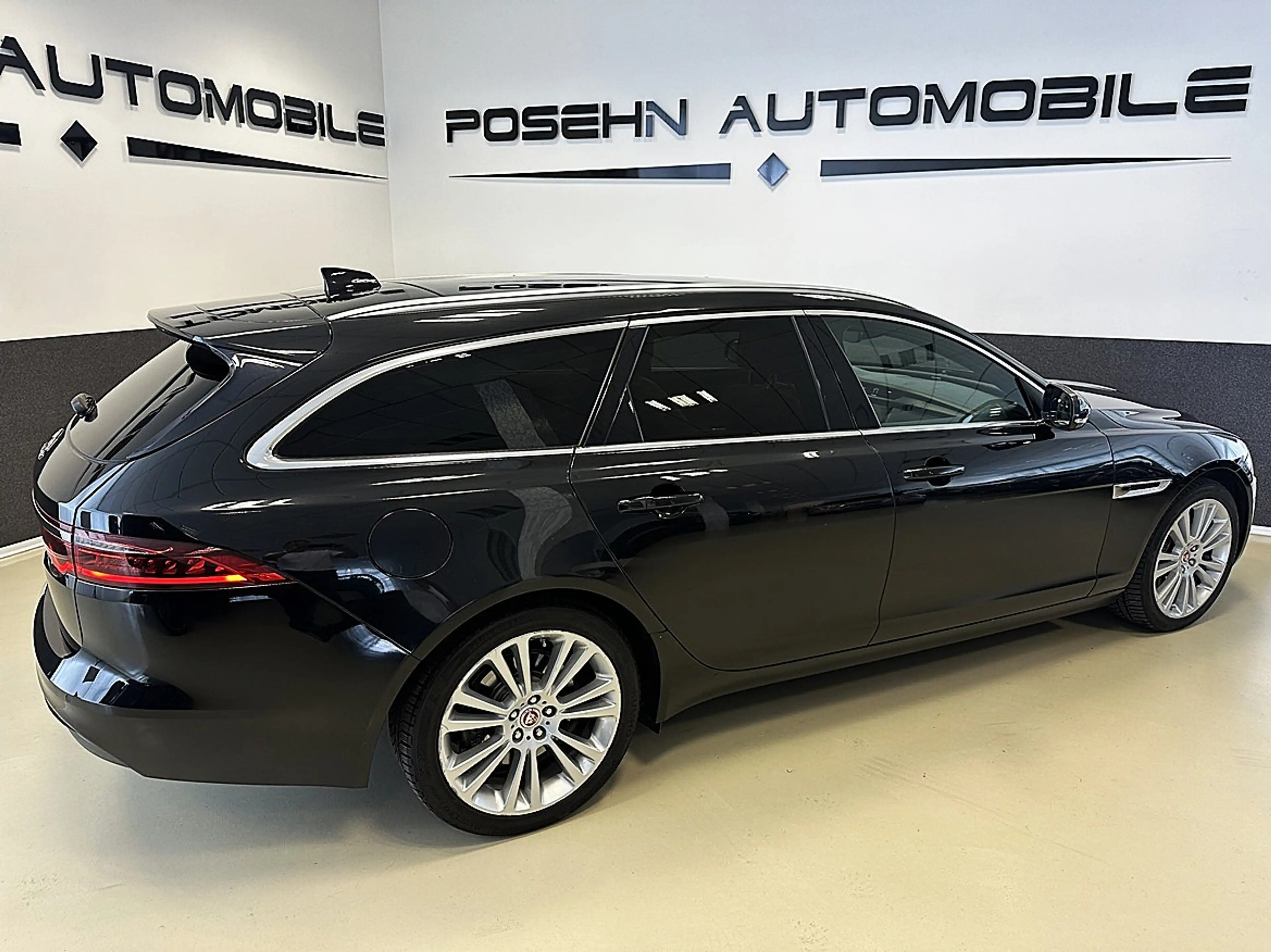 Jaguar XF Sportbrake 20d Portfolio AWD ACCLeder LED Navi — photo 4