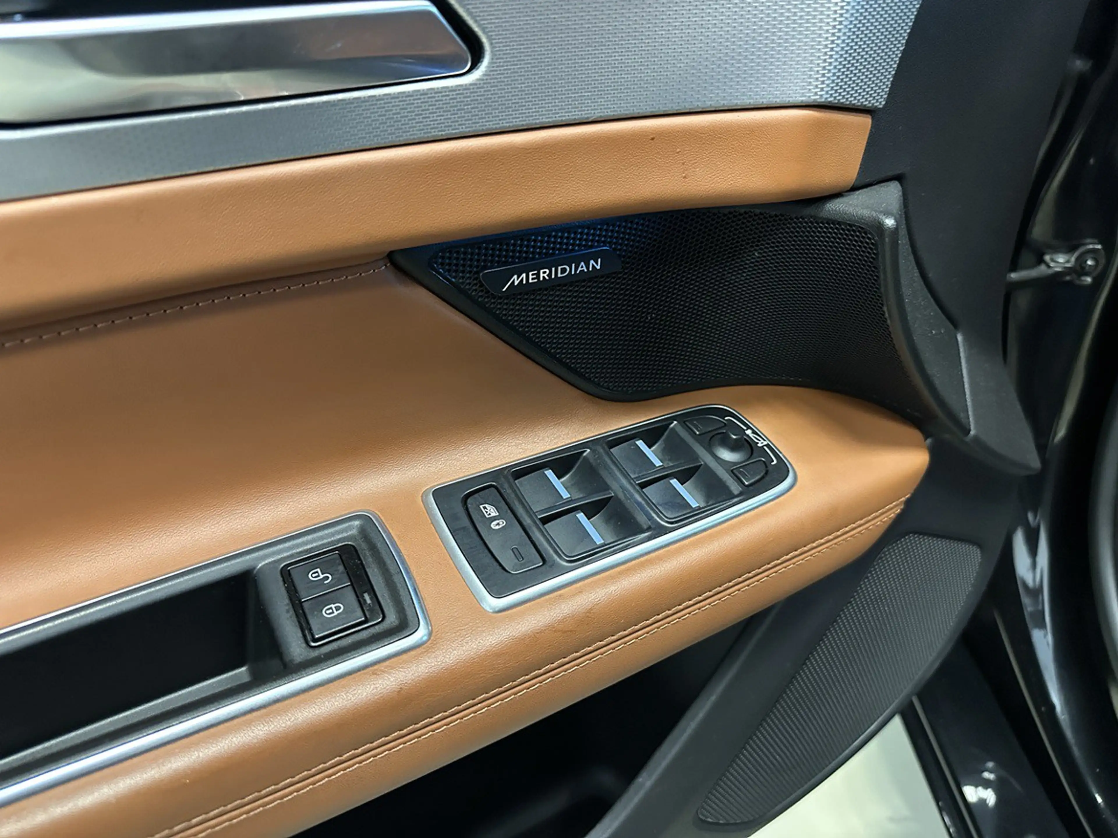Jaguar XF Sportbrake 20d Portfolio AWD ACCLeder LED Navi — photo 14