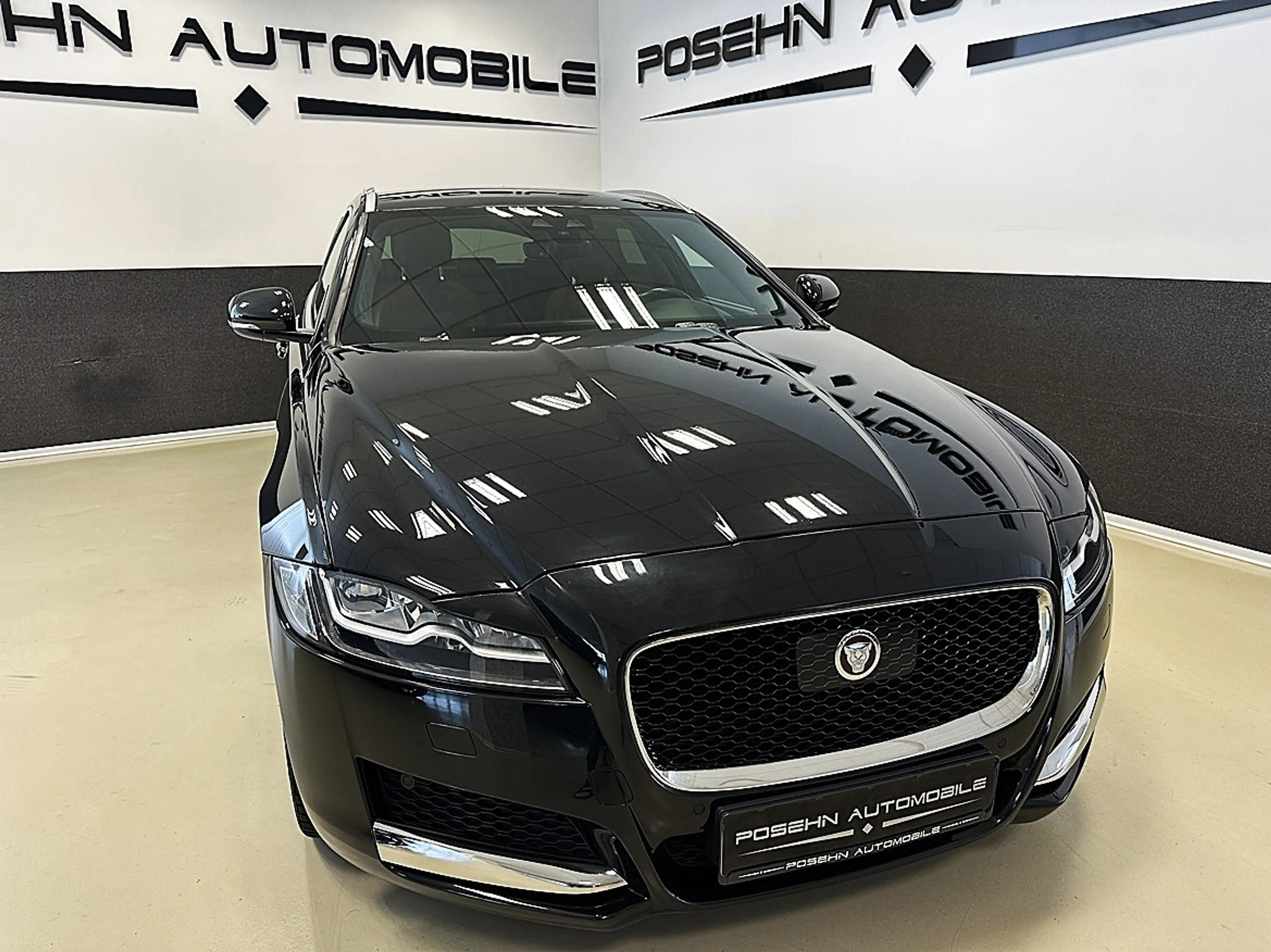 Jaguar XF Sportbrake 20d Portfolio AWD ACCLeder LED Navi — photo 2