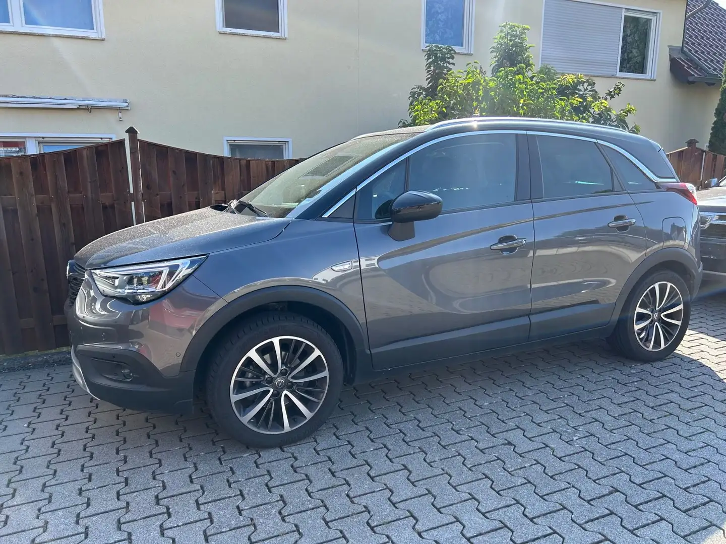 Opel Crossland X 1.2 DI Turbo Automatik Grijs - 1