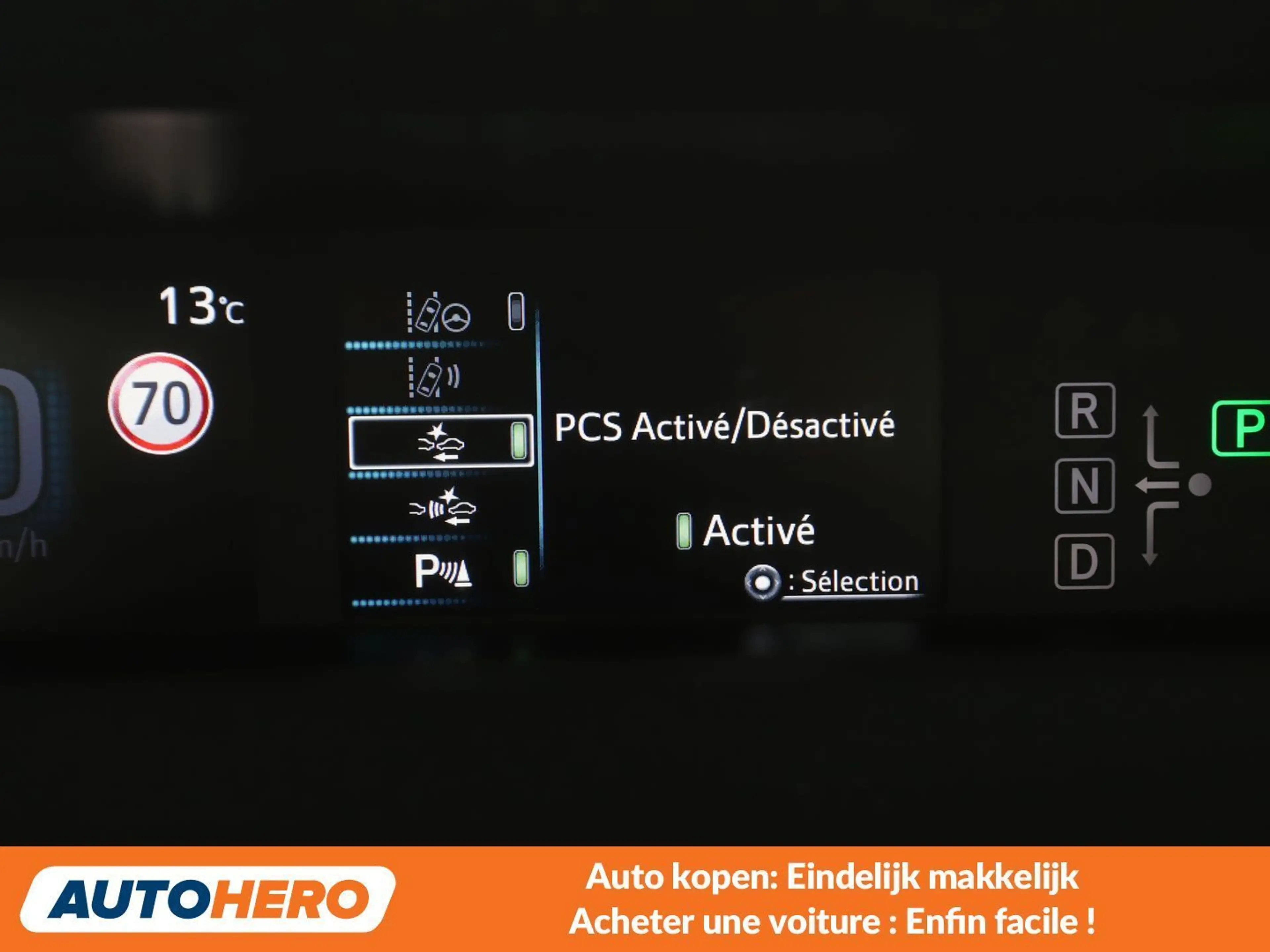 Toyota Prius 1.8 Hybrid Dynamic — photo 11