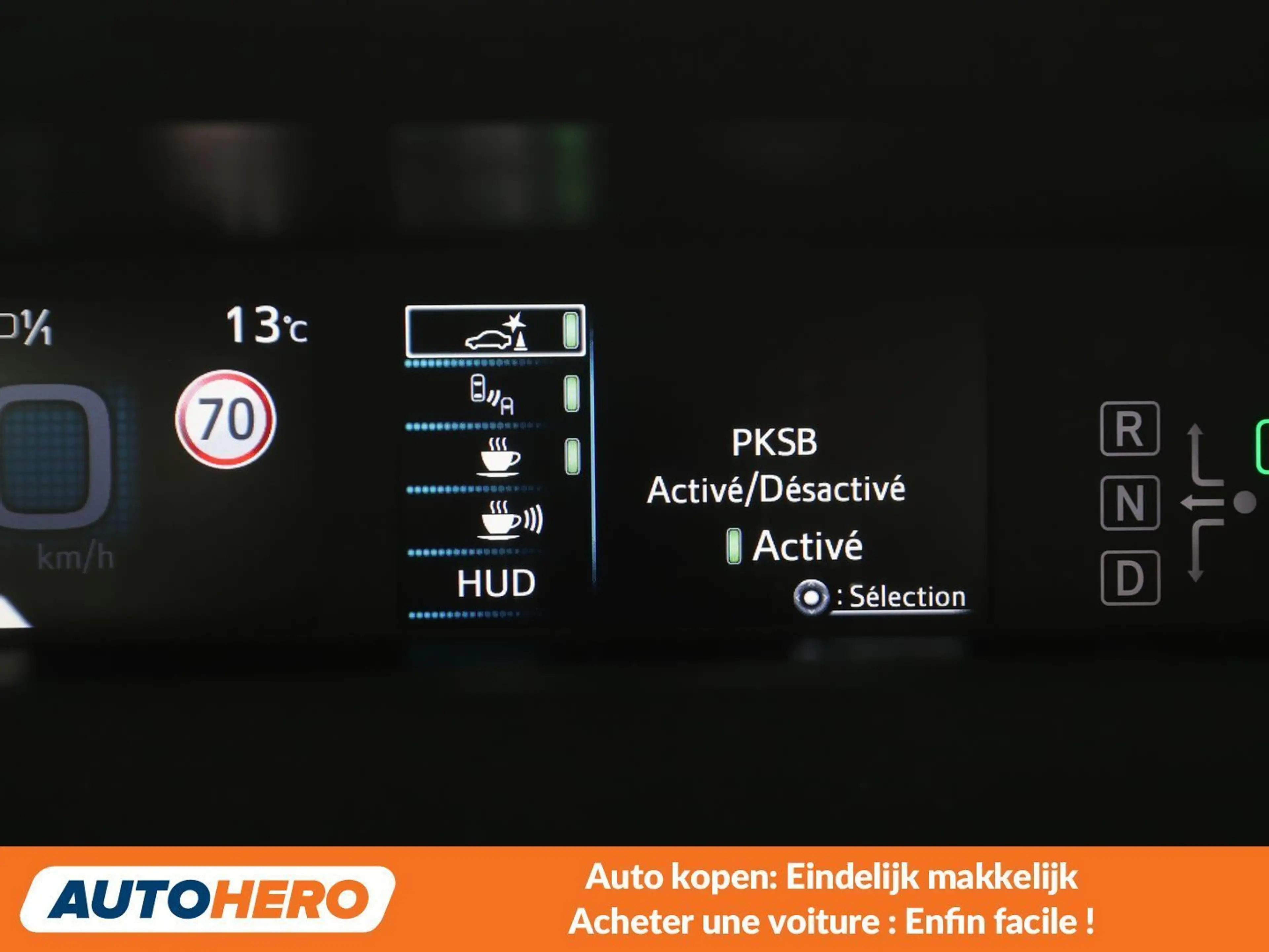 Toyota Prius 1.8 Hybrid Dynamic — photo 12