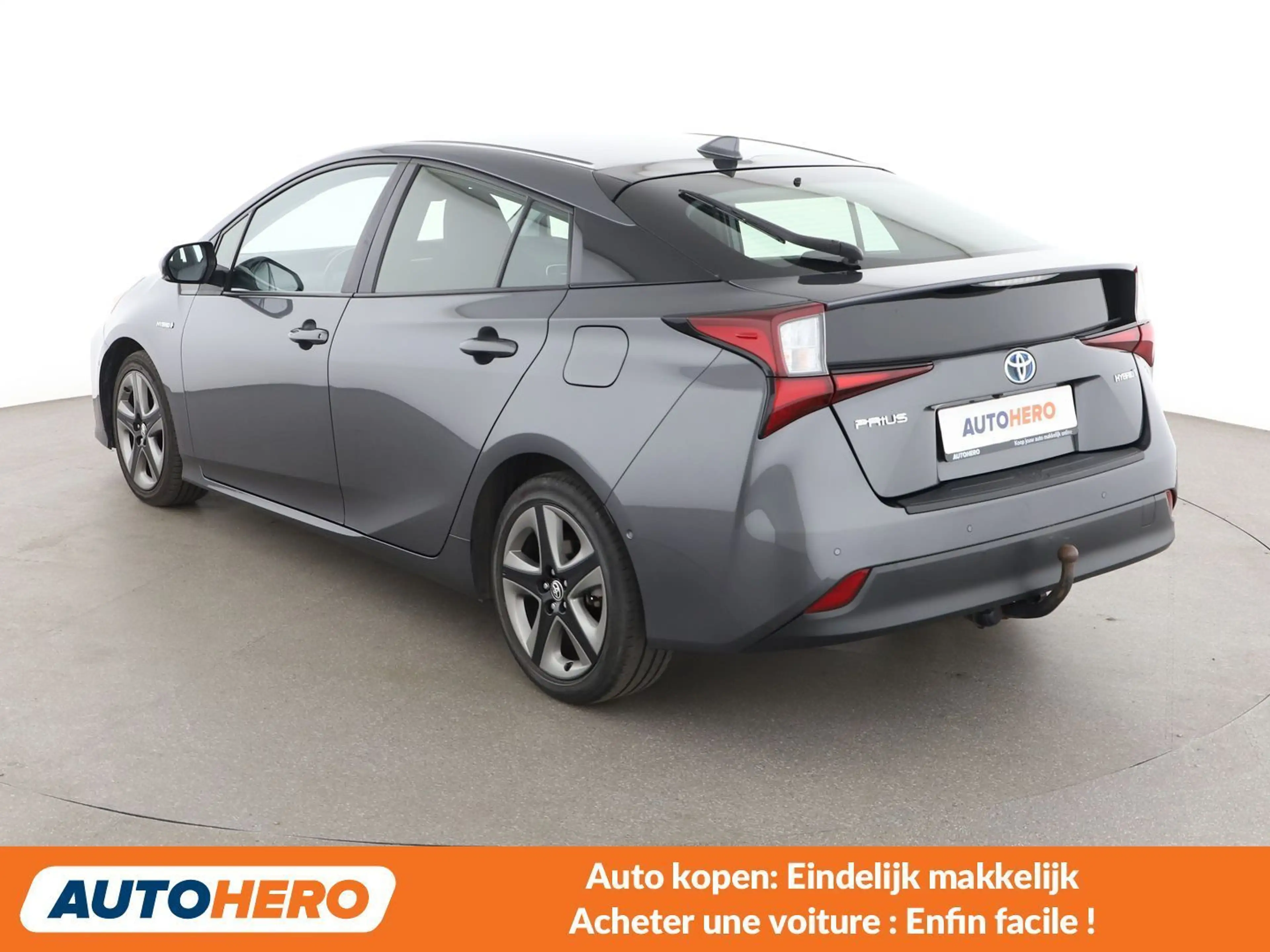 Toyota Prius 1.8 Hybrid Dynamic — photo 4