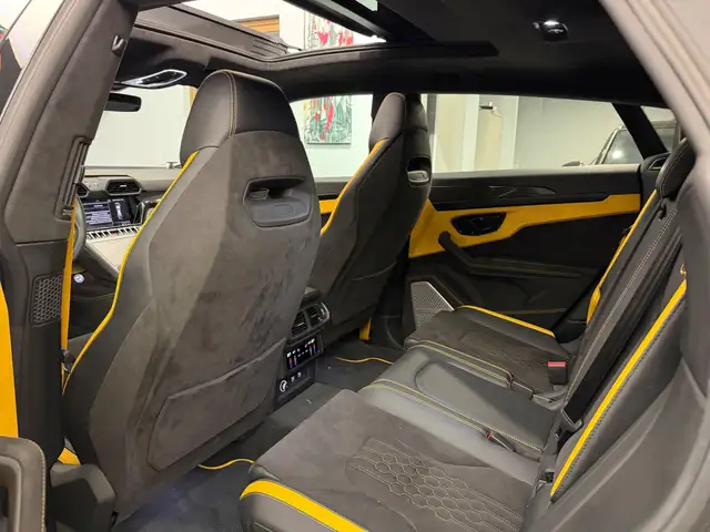 Lamborghini Urus view 11