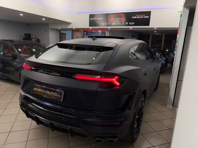 Lamborghini Urus view 14