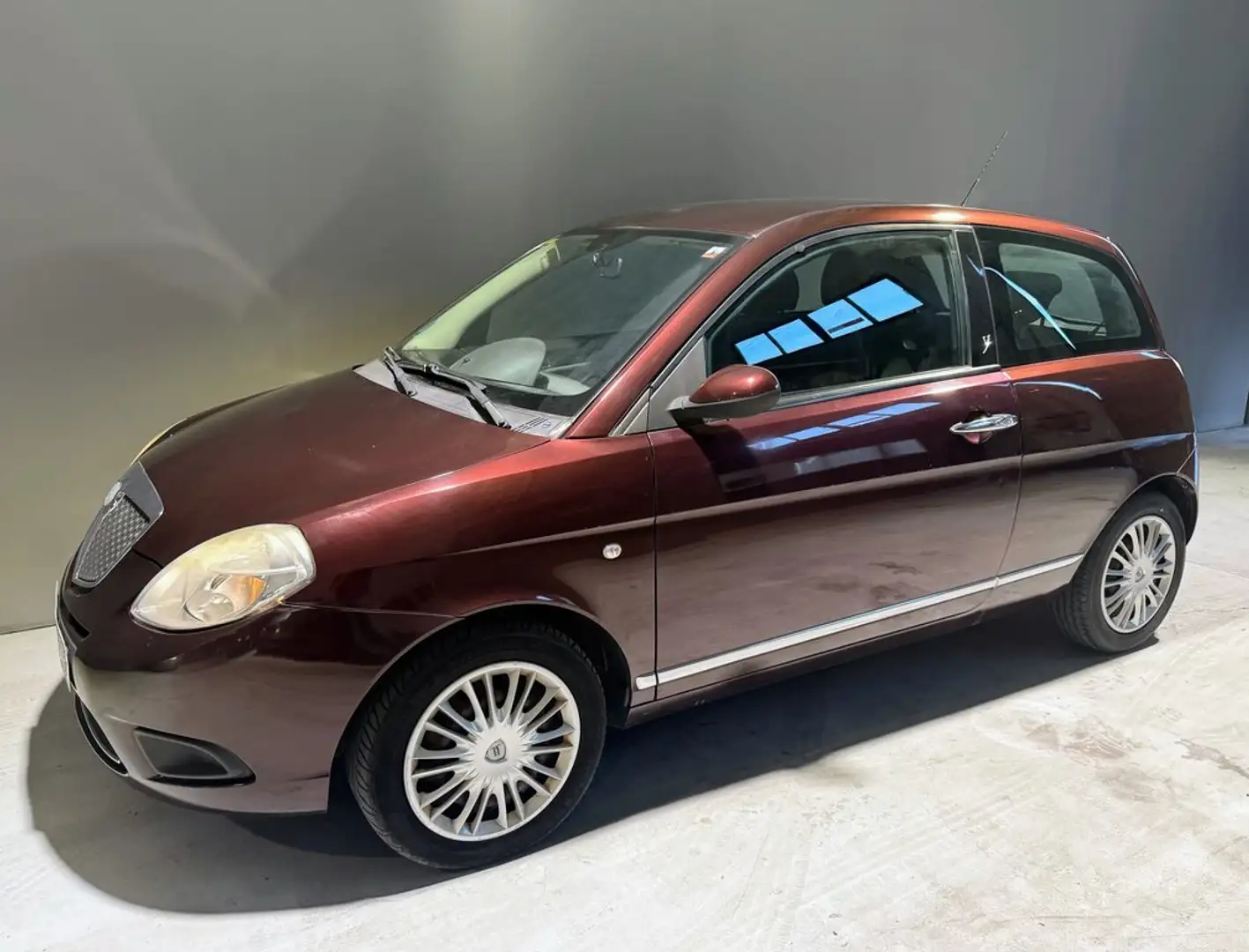 Lancia Ypsilon 1.4 8v Platino Paars - 1