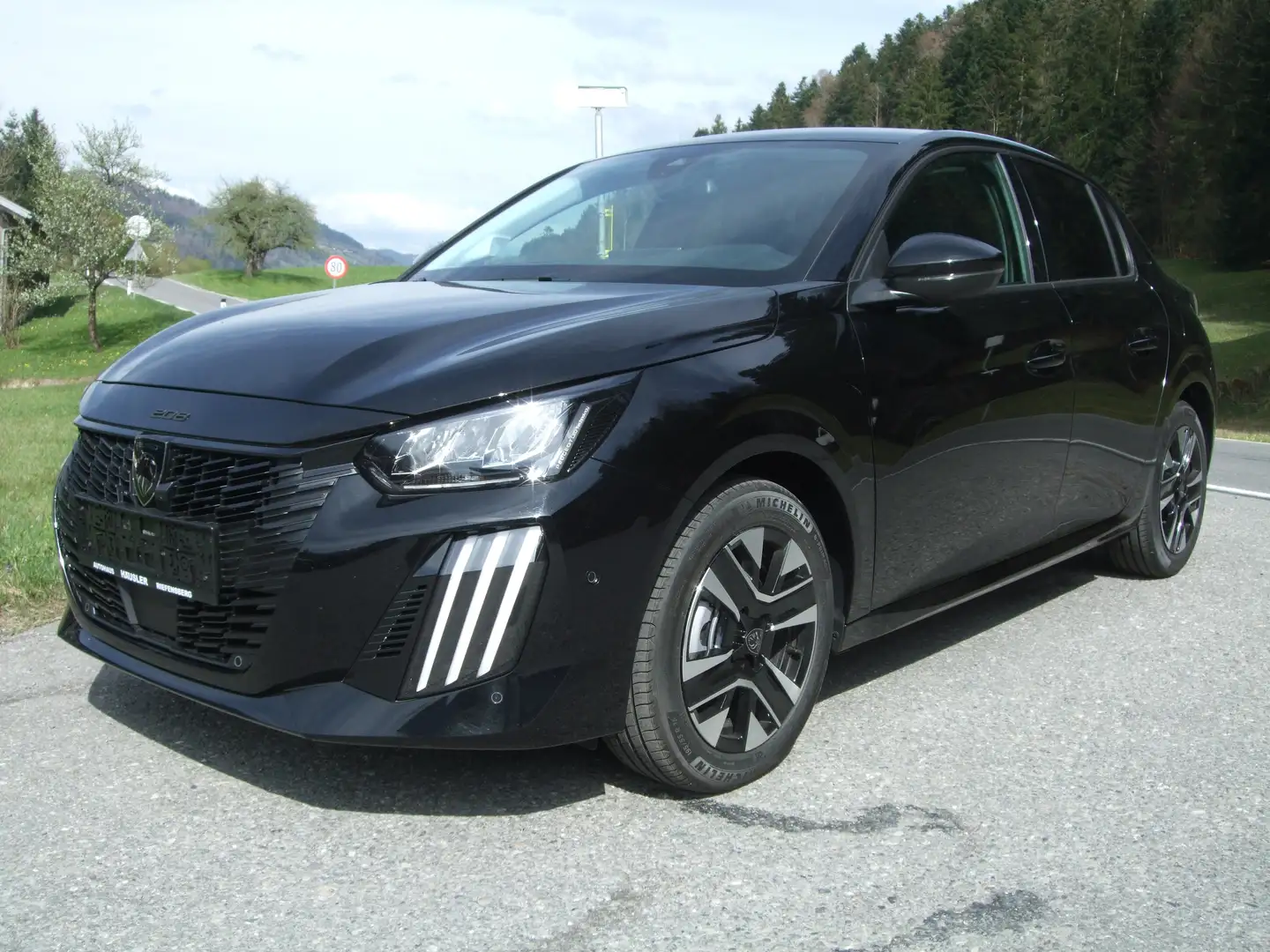Peugeot 208 Allure PureTech 100 Schwarz - 1