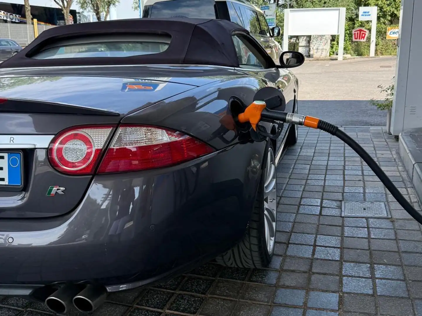 Jaguar XKR Convertible 4.2 Gris - 2