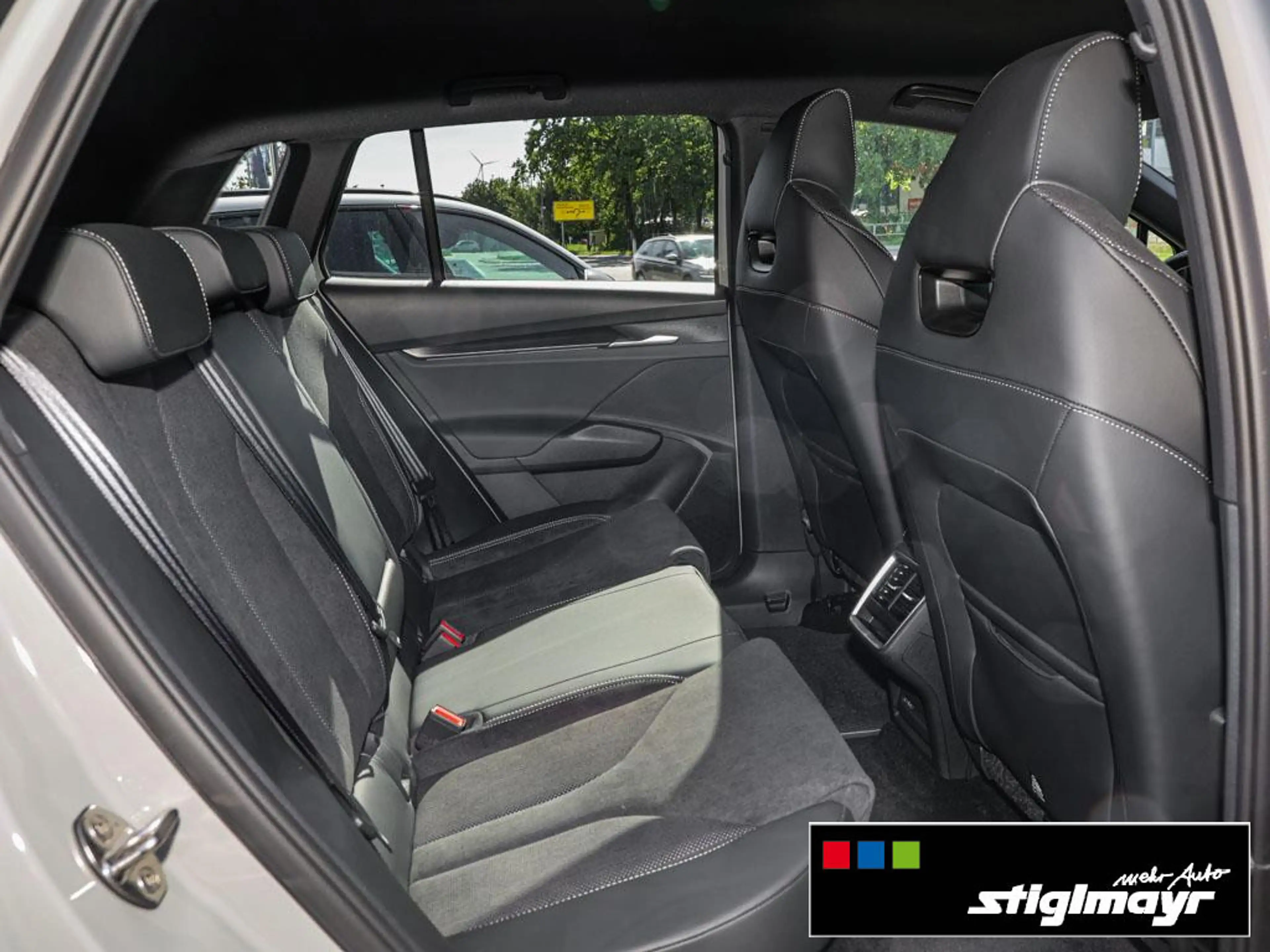 Skoda Elroq Sportline 63-kWh+ACC+KAMERA+LED+NAVI — photo 6