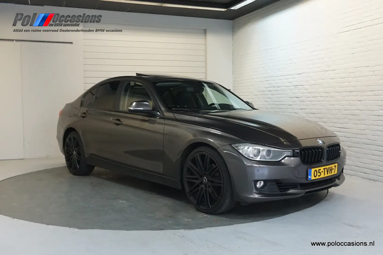 BMW 320 3-serie 320i Automaat | Navigatie | Leder | Schuif Bruin - 1