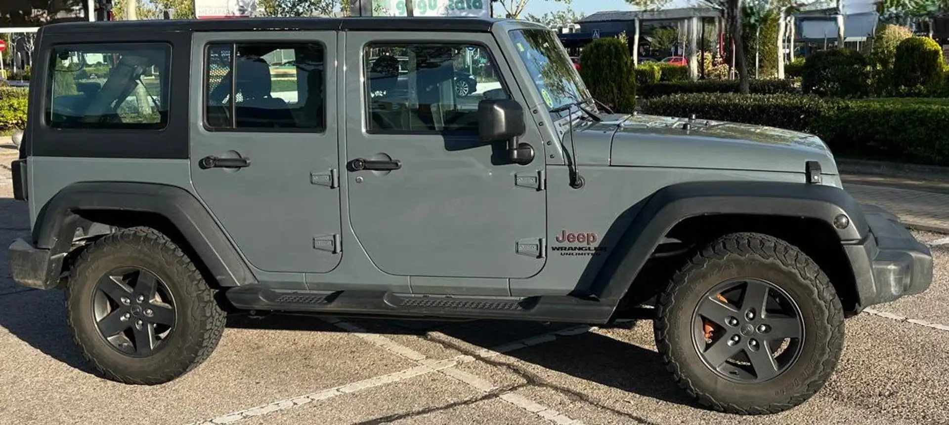 Jeep Wrangler Wrangler Unlimited 2.8CRD Sahara Sahara - 2