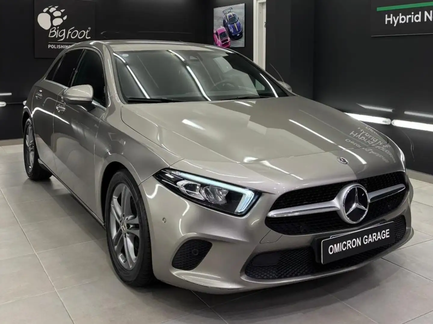 Mercedes-Benz A 180 A 180 d Business auto Grau - 1